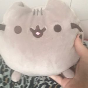 pusheen stuffie